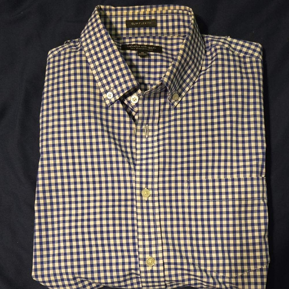 Banana Republic Blue and White Casual Button Down Shirt